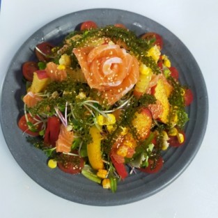 Salad cá hồi